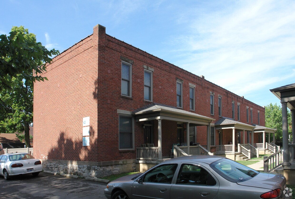 Building Photo - 449-459 Helen Ct