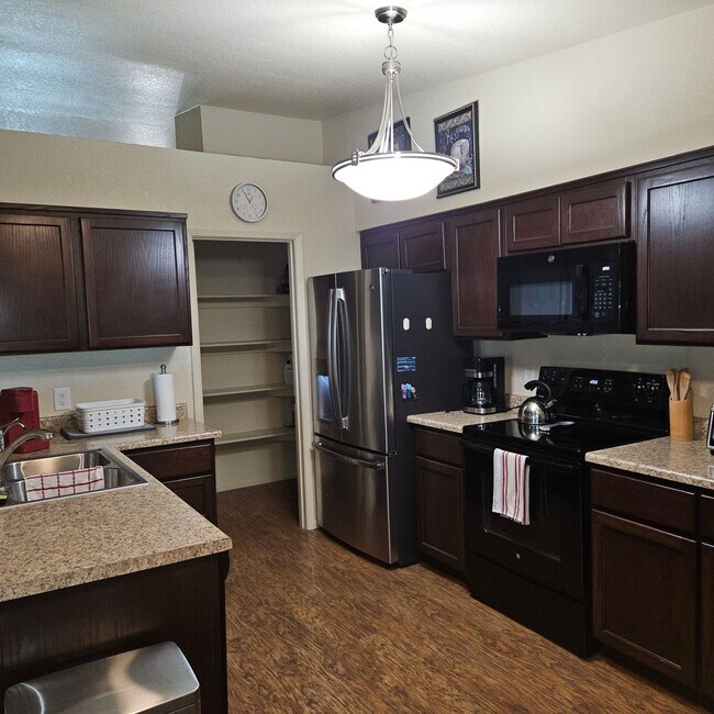 Building Photo - 4174 S Sunflower Dr