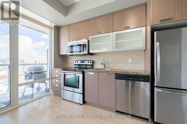 Building Photo - 90 Stadium Rd