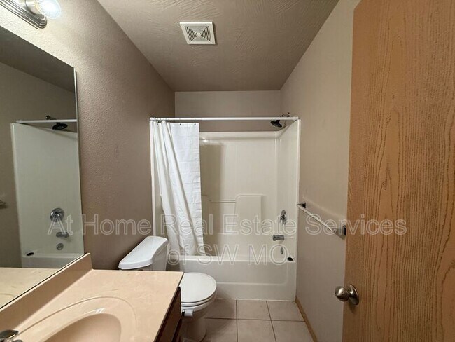 Building Photo - 661 S Landen
