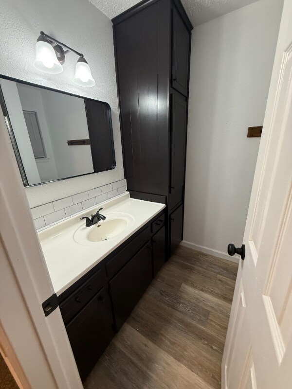 Foto del edificio - 652 Sue Ann Ln