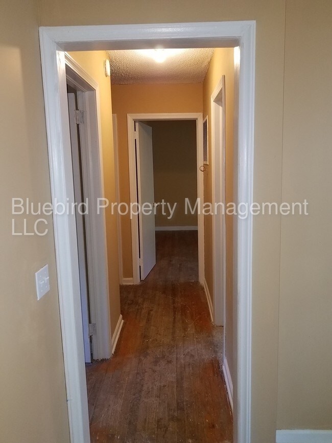 Foto del edificio - 1001 Swan Ln