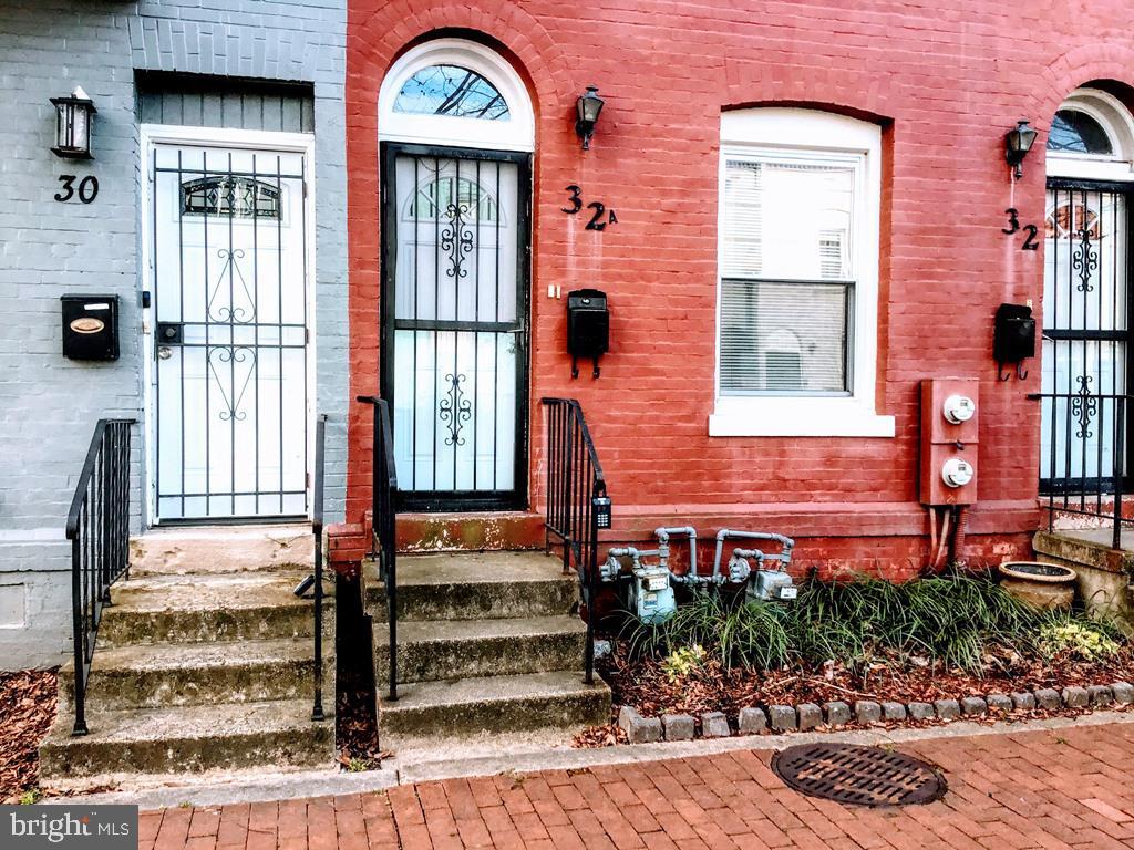 Foto del edificio - 32 Bates St NW