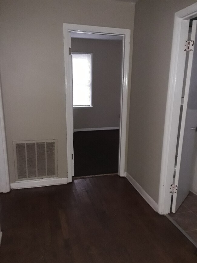 Foto del edificio - 464 13th Ave NW