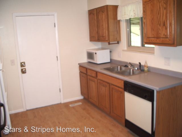 Building Photo - 16324 E Layton Ave