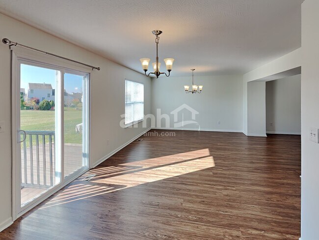 Building Photo - 69 Sandburg Dr