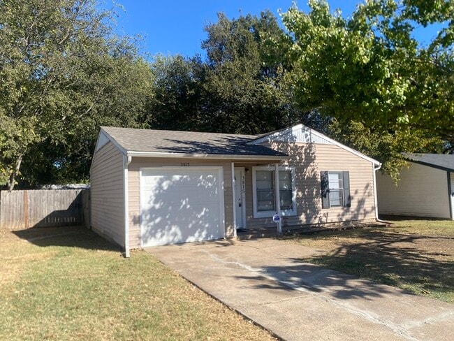 Building Photo - 3815 Lovingood Dr