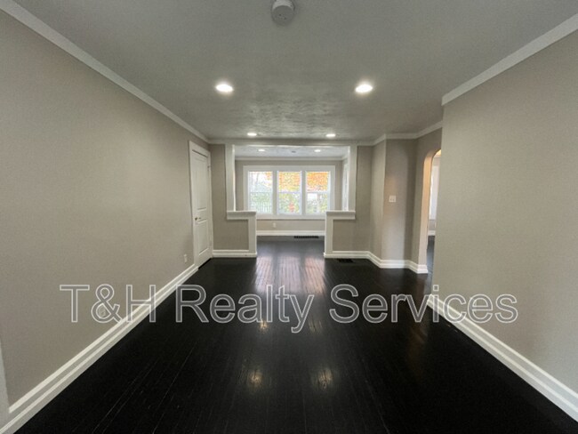 Foto del edificio - 310 Barton Ave