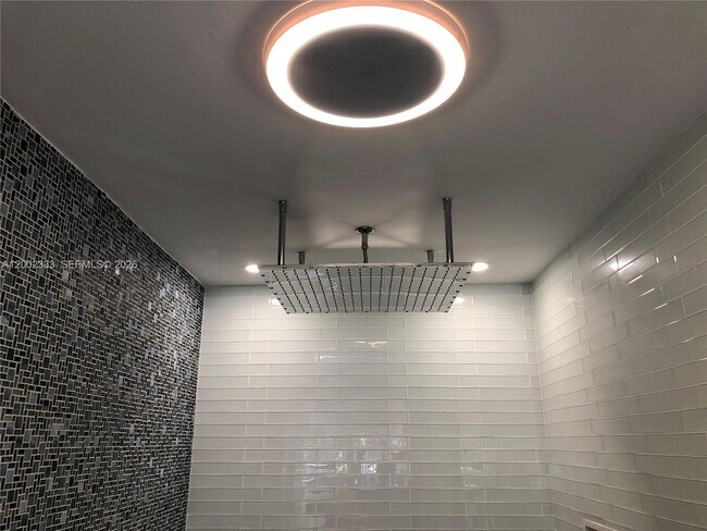 Foto del edificio - 9840 SW 69th Ave