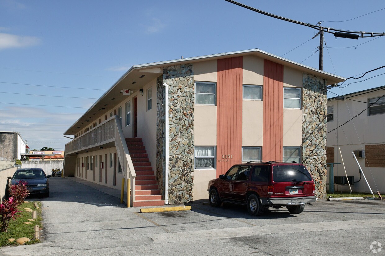 Primary Photo - 1151 W 28th St