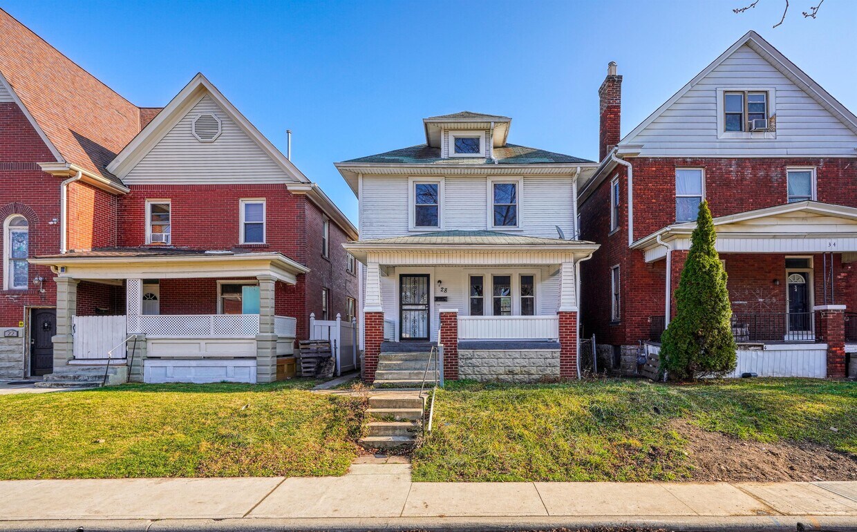 Primary Photo - 28 S Warren Ave
