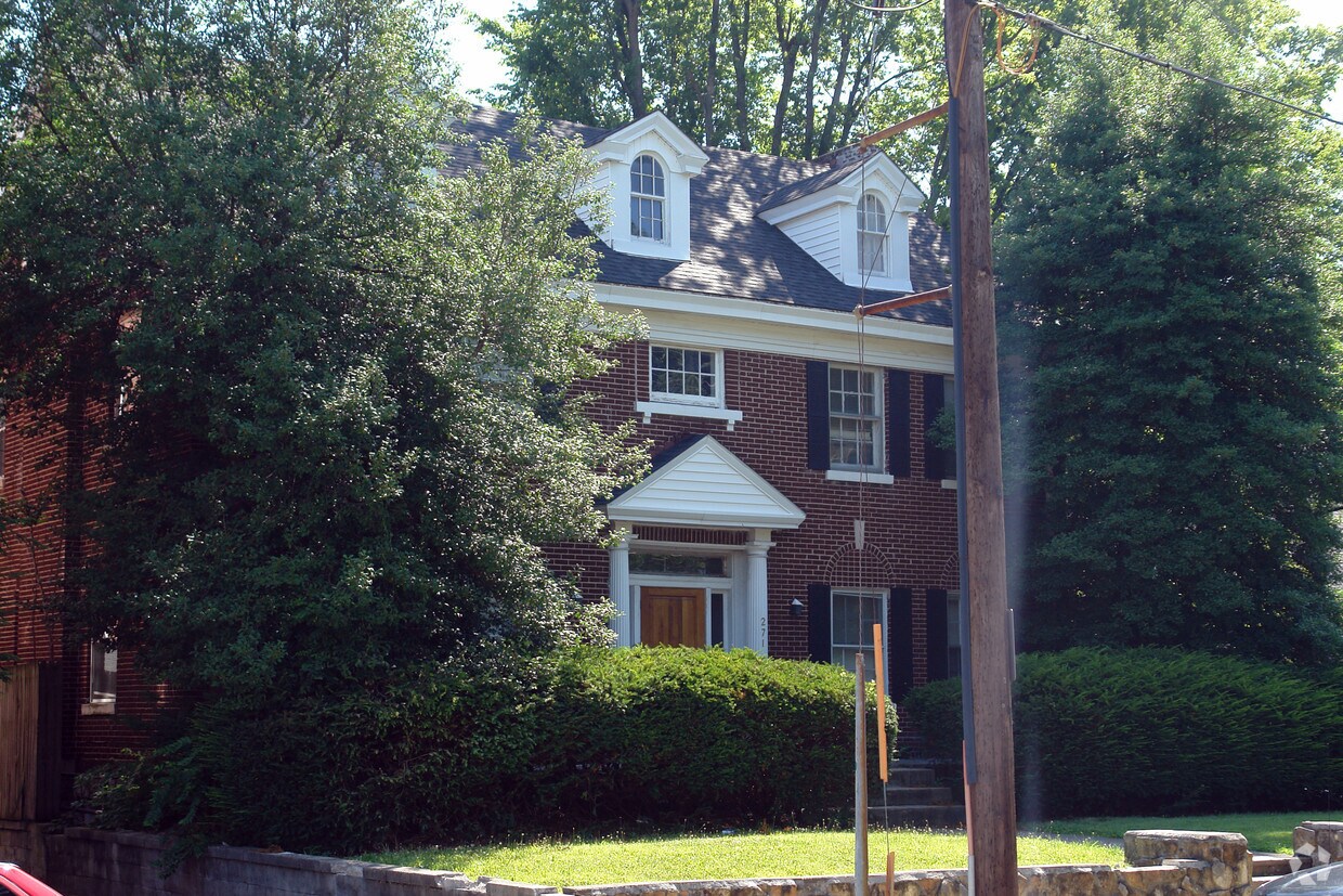 Foto del edificio - 271 Kalmia Ave