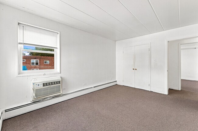 Foto del edificio - 2025 W Granville Ave