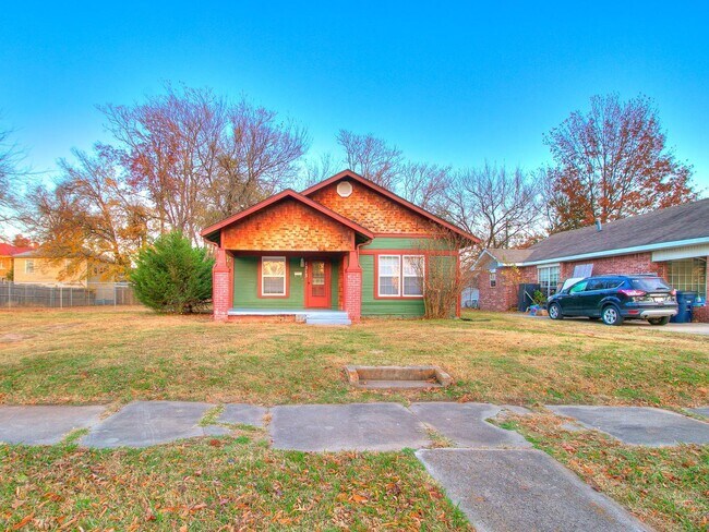 Building Photo - 3 br, 1 bath House - 1313 N Beard Ave