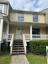 Building Photo - 912 Pineland Ave