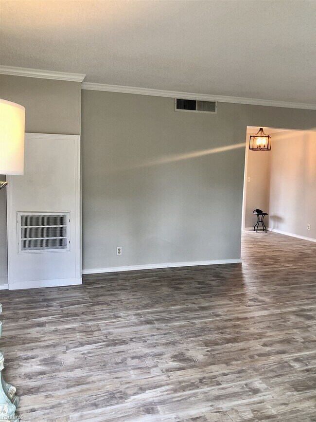 Building Photo - 16514 Springhill Dr