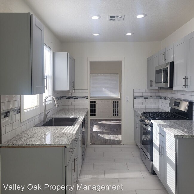 Building Photo - 2 br, 2 bath House - 123 Maynell Avenue