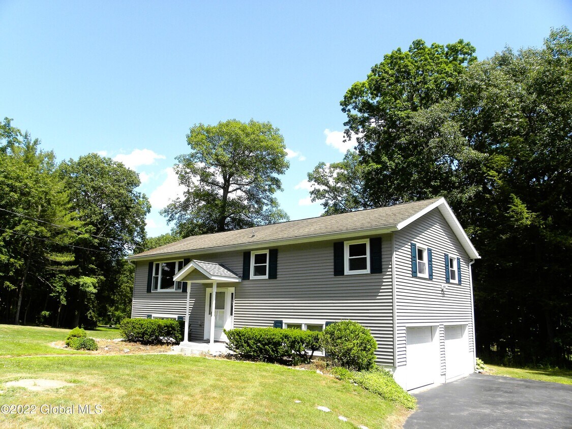 Primary Photo - 50 Westside Dr
