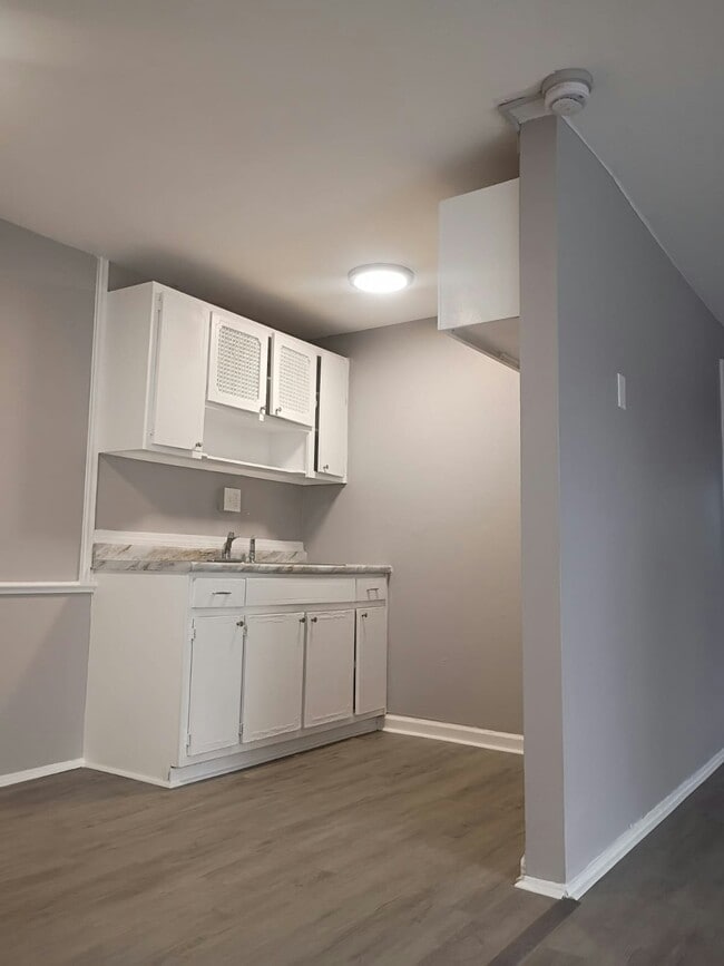 Foto del edificio - 13430 Euclid Ave