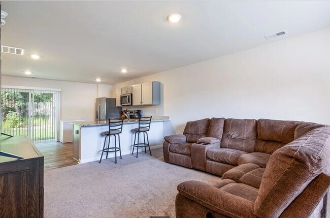 Foto del edificio - 3612 Roselawn Ter