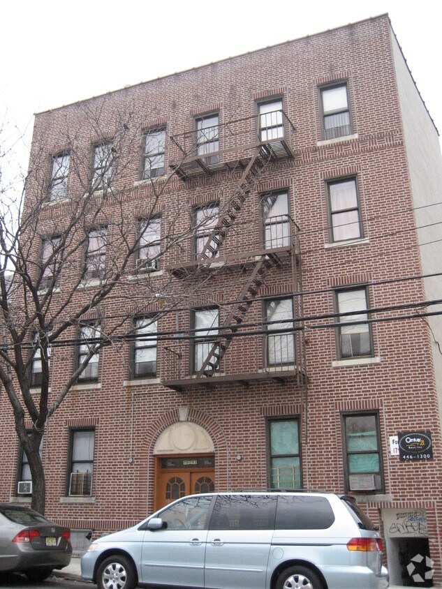 Primary Photo - 4053 61st St