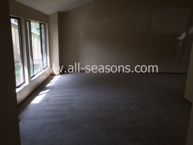 Foto del edificio - Outstanding property near Spring Lake
