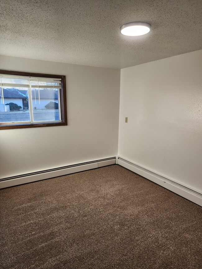 Building Photo - 618 Heritage Dr