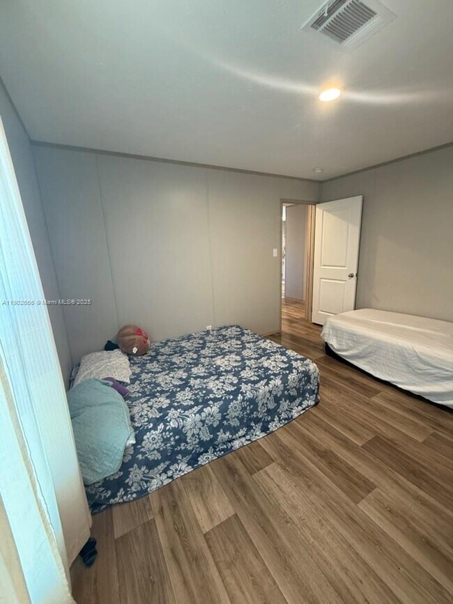 Foto del edificio - 1250 Homestead Ave