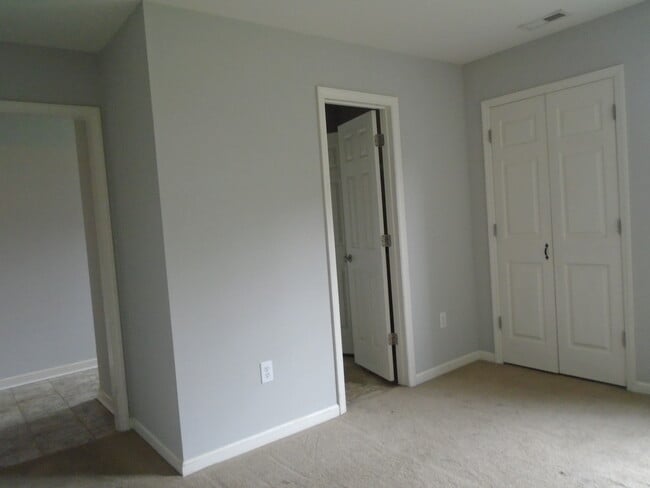 Building Photo - 116 Aj Ln