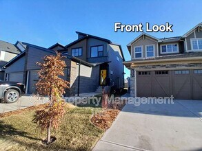 Building Photo - 807 Rowan Cl SW