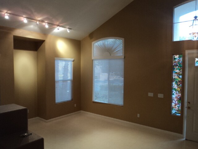 Building Photo - 182 Waterton Lakes Ave