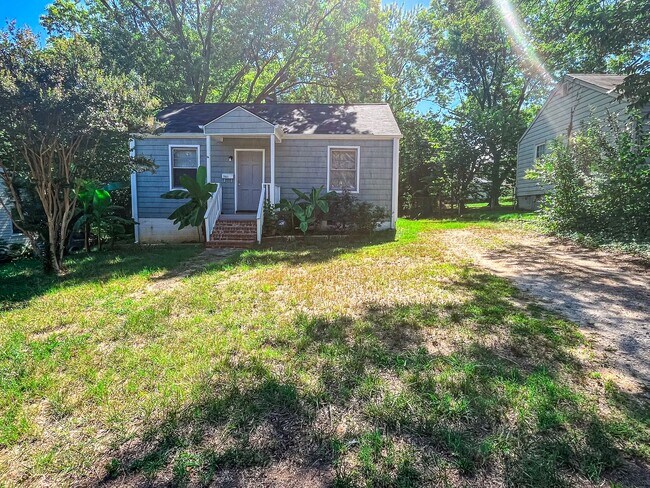 Foto del edificio - Charming bungalow 2 Bedrooms, 1 Bathroom in Winston Salem