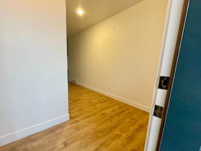 Building Photo - Gorgeous home in American Fork!