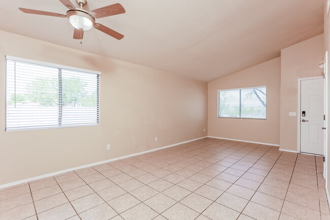 Building Photo - 10462 E Dusky Willow Dr