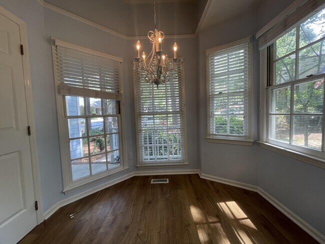 Building Photo - 137 Renwick Ct