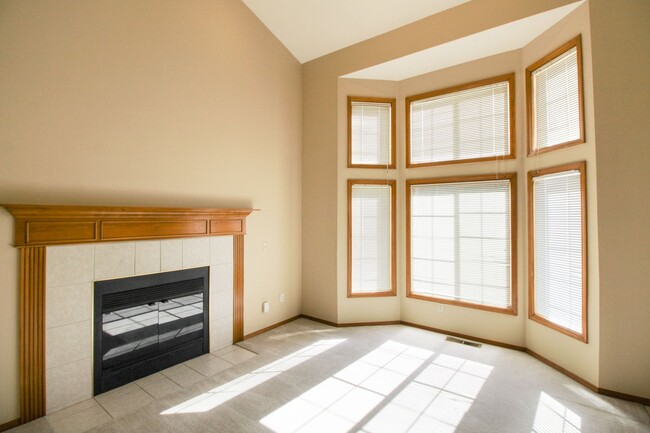 Building Photo - 2677 Fort Rock Ct SE