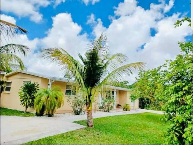 Photo - 279 Hach Ln House