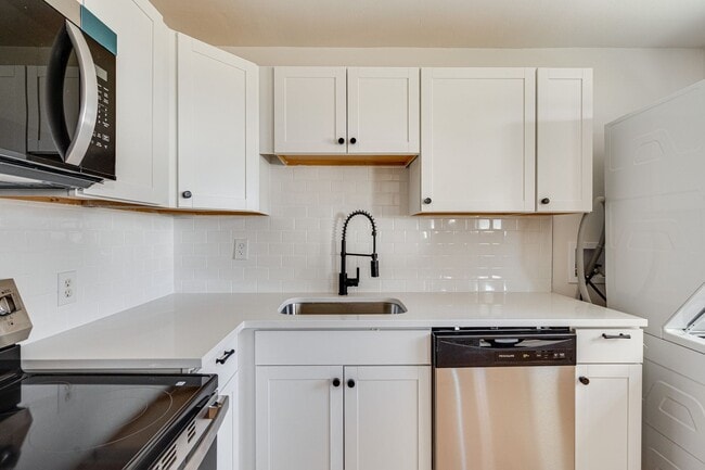 Foto del edificio - Brand new development!