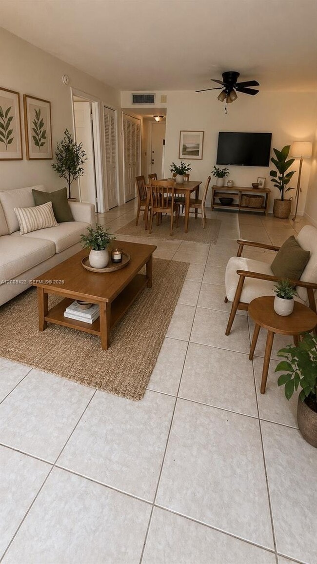 Building Photo - 3774 Inverrary Blvd