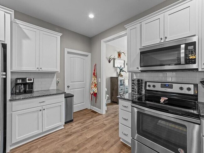 Building Photo - Build Equity While Leasing - Lease and Own...