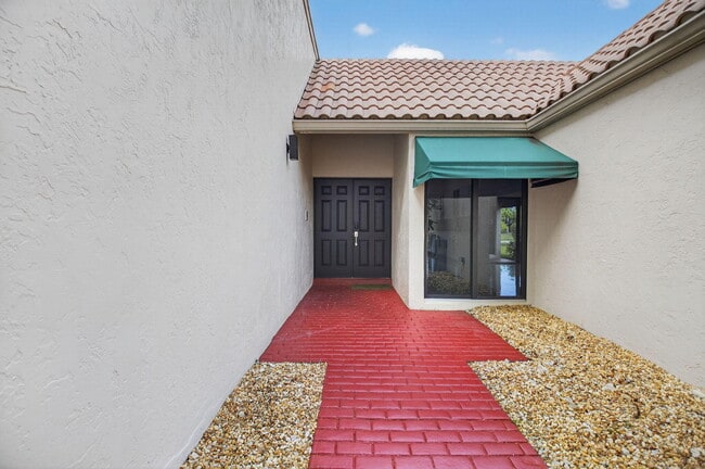 Building Photo - 6545 Las Flores Dr