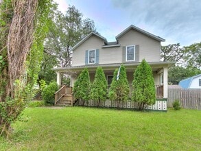 Building Photo - 1087 28th St