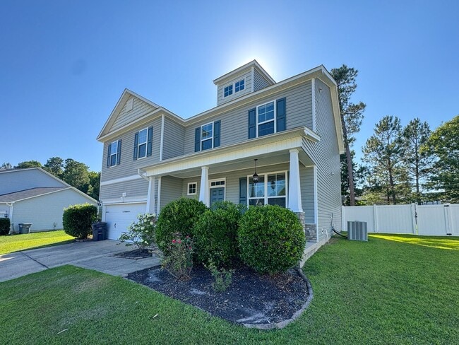 Building Photo - 172 Huzzas Cir