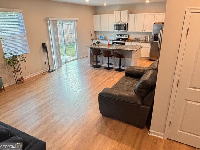 Building Photo - 110 Summit Pointe Ln