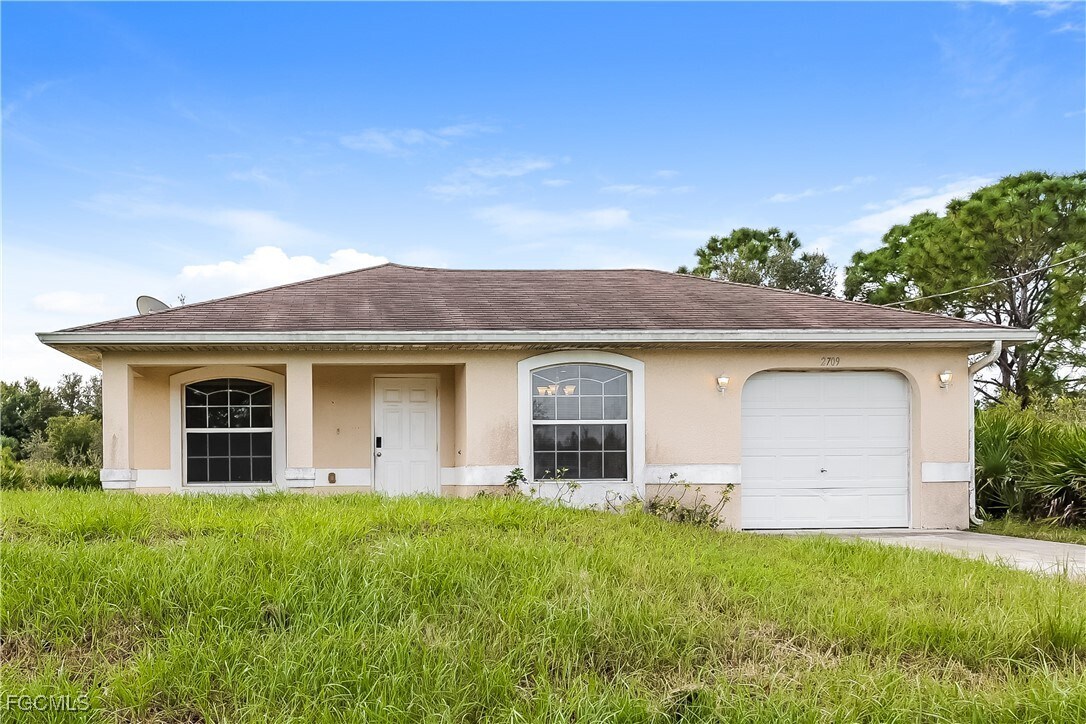 Foto principal - 2709 49th St W
