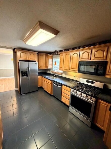 Building Photo - 1549 Spanish Oaks Dr