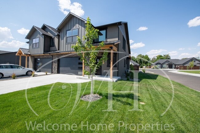 Building Photo - Garrison Duplex