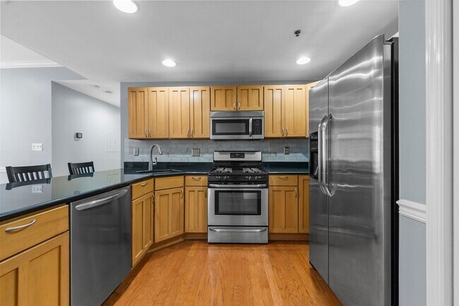 Foto del edificio - 727 Monroe St