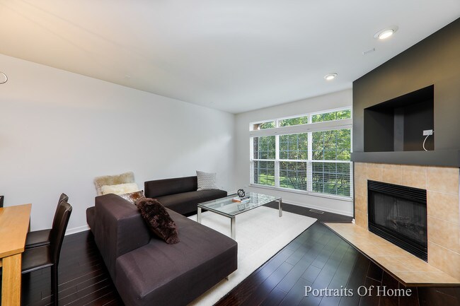 Building Photo - 325 Veneto