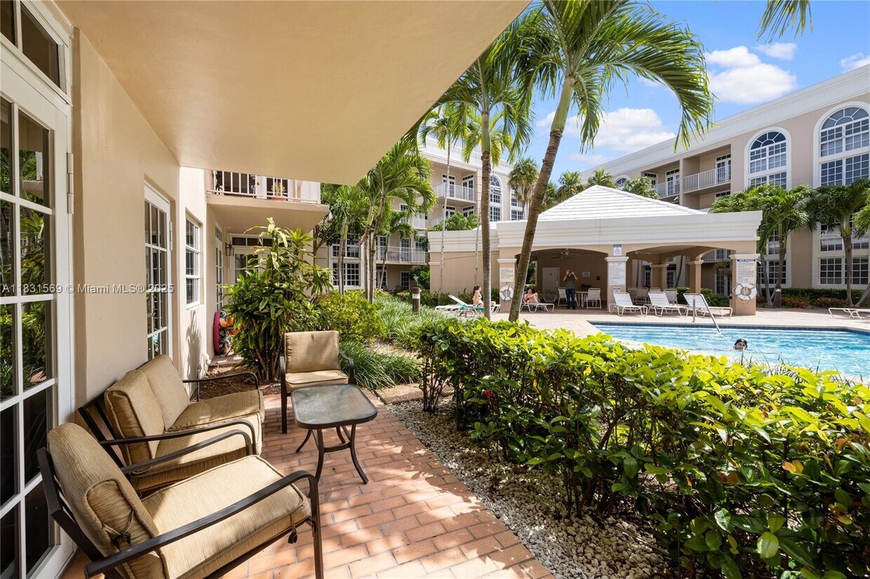 Foto principal - 1280 S Alhambra Cir